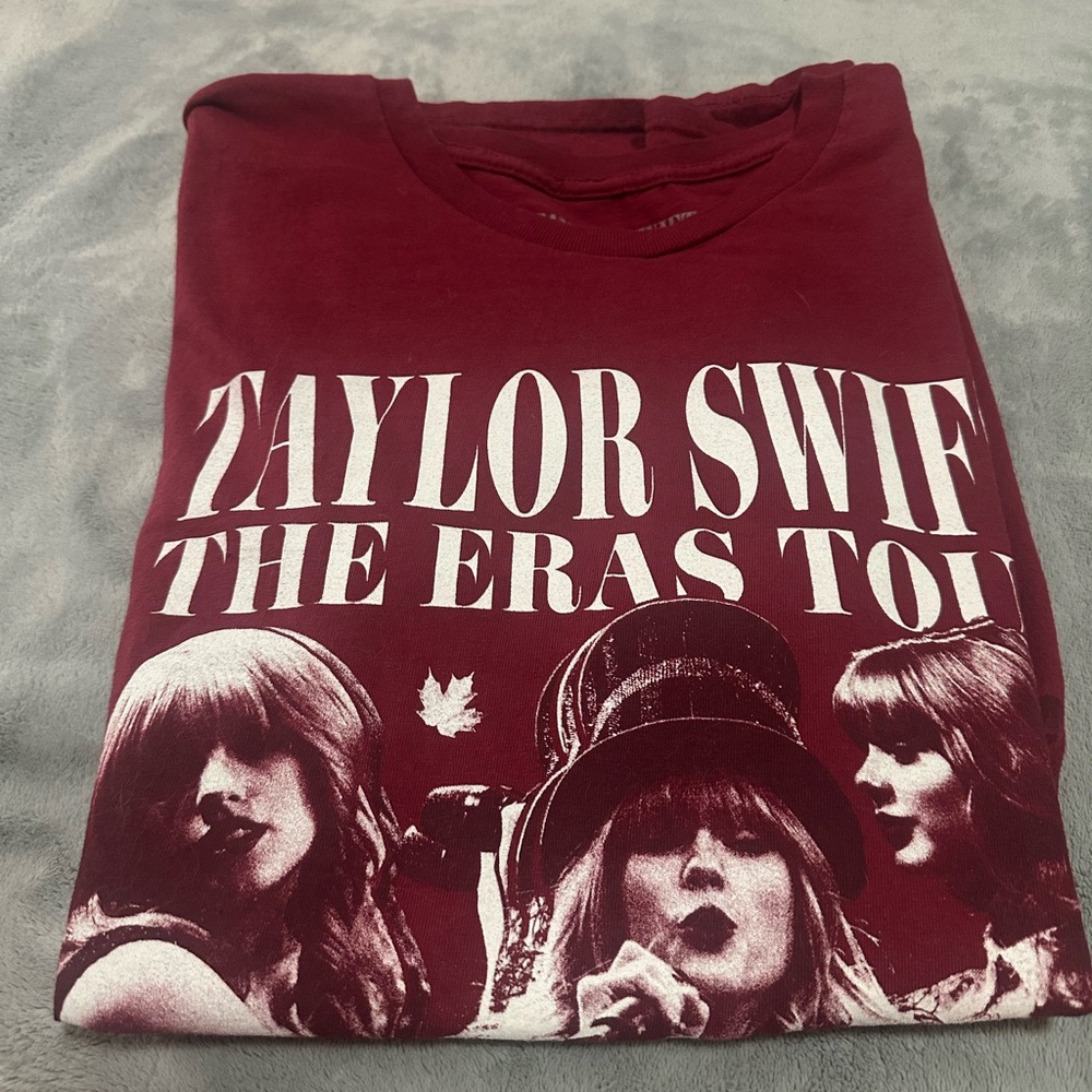 TAYLOR SWIFT | THE ERAS TOUR RED (TAYLOR'S VERSION) ALBUM T-SHIRT